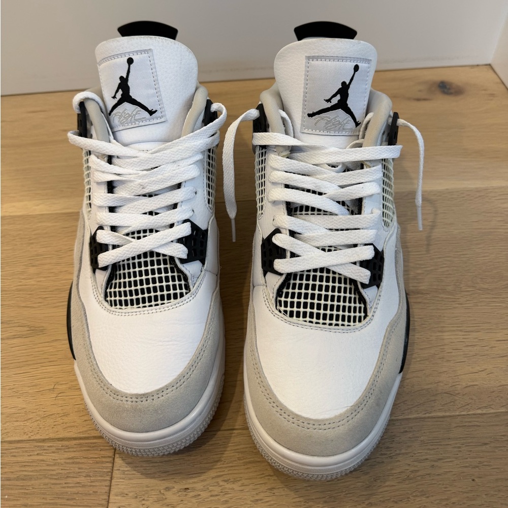 Jordan 4 Military